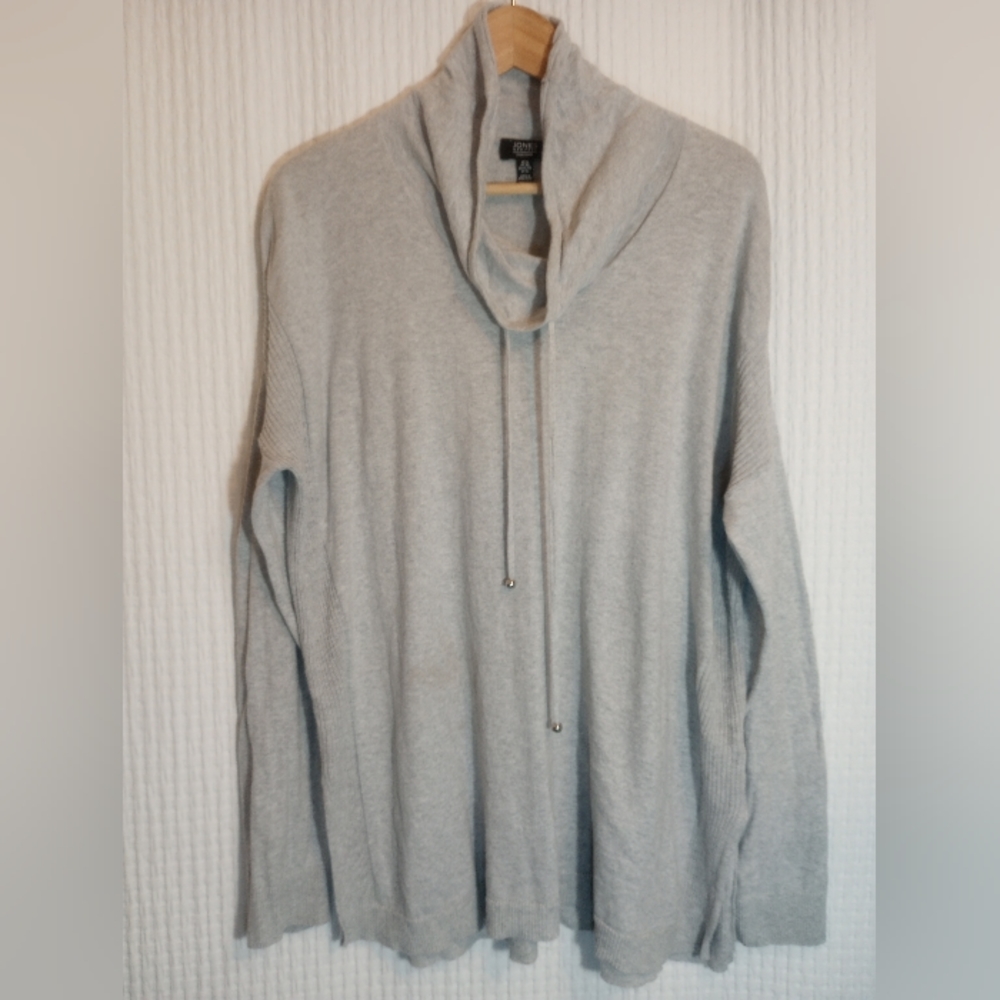 LONG SLEEVE GREY DRESSY COTTON SWEATSHIRT WITH SILVER BEADED STRING COLLAR XL